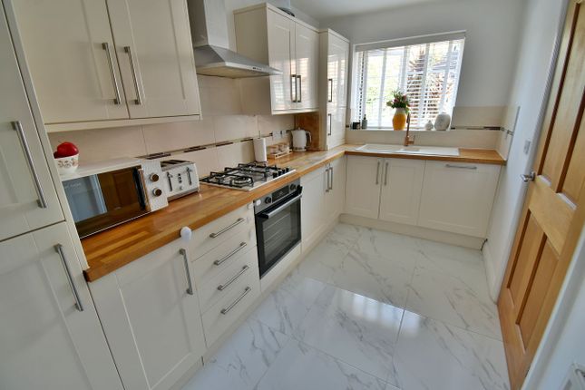 12, Forton Close, Bournemouth photo 4