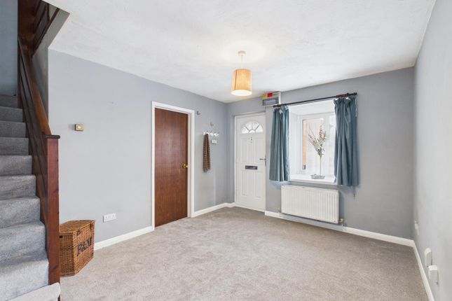 8, Turner Close, Aylesbury photo 3