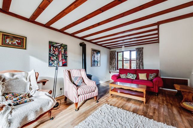25, Calais Dene, Bampton photo 3