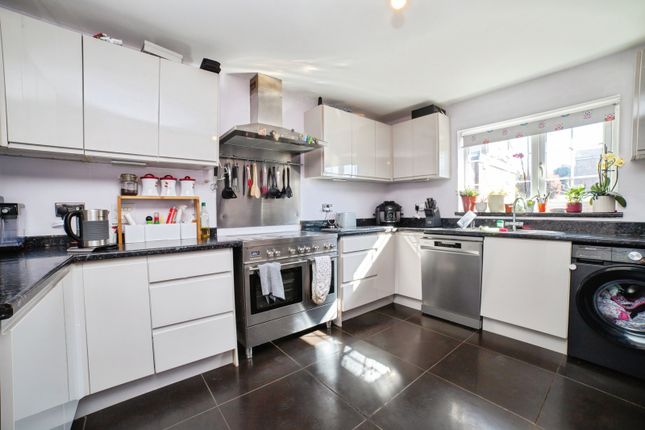5, Harlequin Court, Nottingham photo 2