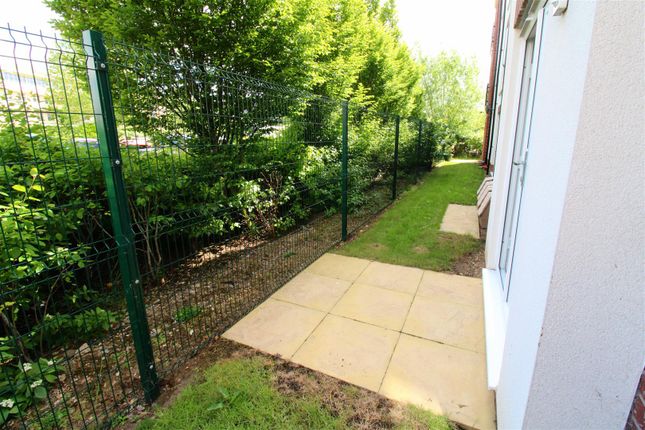 Flat for sale in Anton Close, Rugby