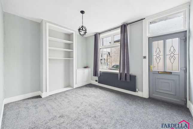 14 Holmsley Street, Burnley photo 4