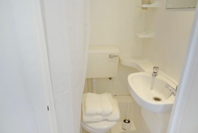 Flat 309, 116 Fulham Palace Road, Fulham, London photo 4