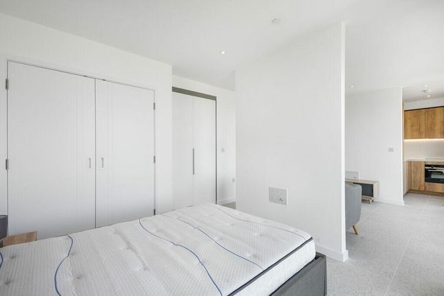 Studio to rent in Jacquard Point, 5 Tapestry Way, London