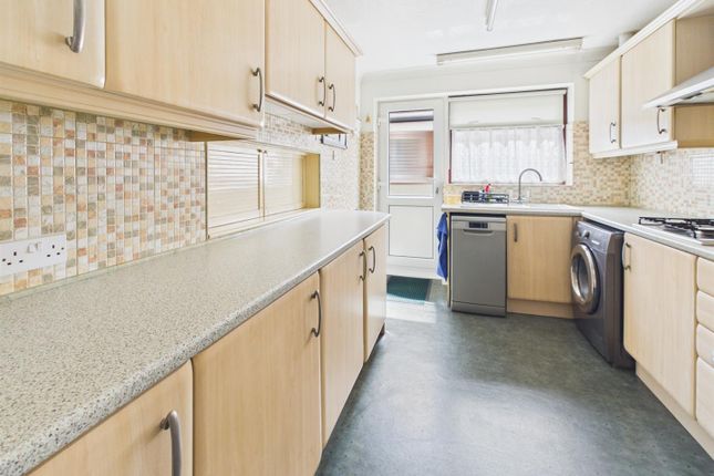 110, Edith Avenue North, Peacehaven photo 4