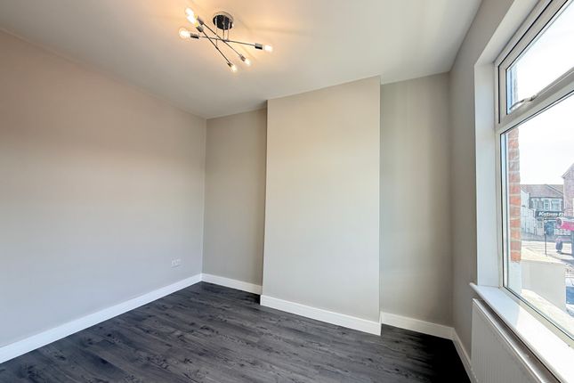 101 B, Glenparke Road, London photo 2