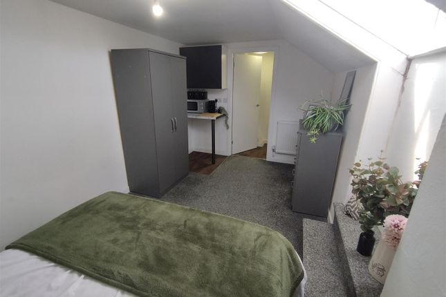 Room 7, 17, St. John Street, Mansfield photo 2