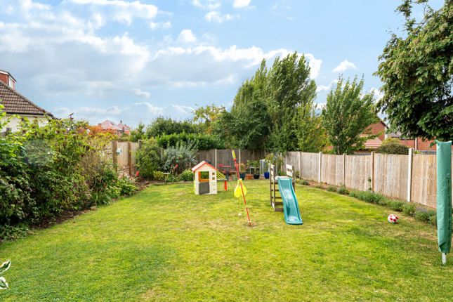 152, Russell Drive, Wollaton photo 4