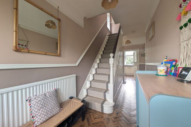 6, Redburn Drive, Shipley photo 3