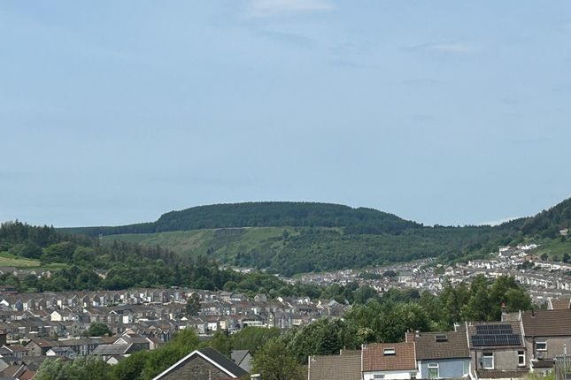 44, Brithweunydd Road, Tonypandy photo 2
