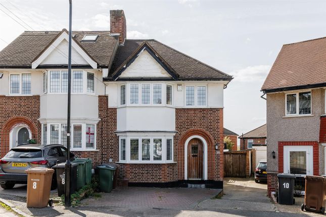 3-bed house on 9, Dove House Gardens, Chingford, £565,000