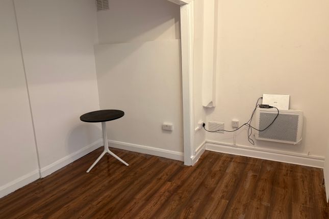219b, Garratt Lane, London photo 3