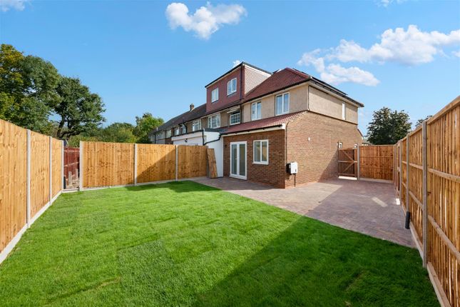72, Hayman Crescent, Hayes photo 4