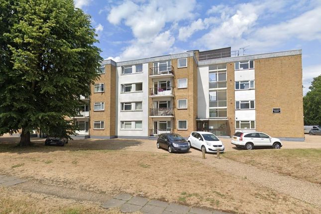 Thumbnail Flat to rent in Denham Green Lane, Denham, Uxbridge