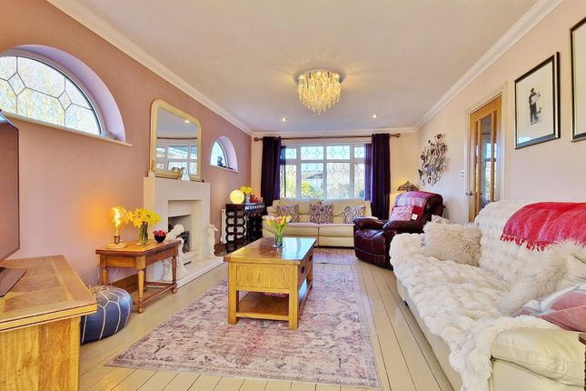 45, Easton Way, Frinton-on-Sea photo 4