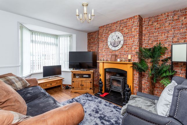 15, Dentons Green Lane, Doncaster photo 2