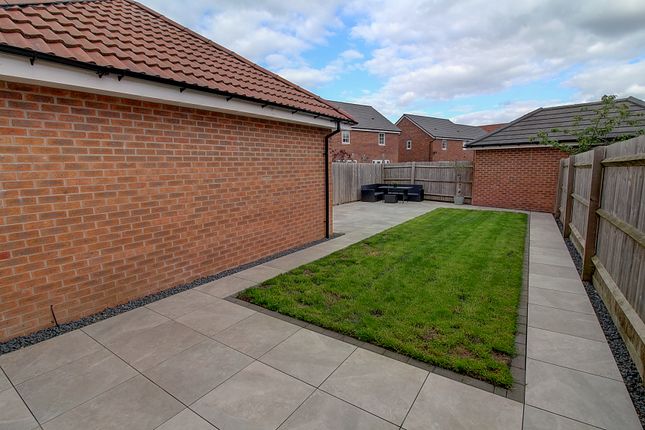 30, Fleece Lane, Nuneaton photo 4