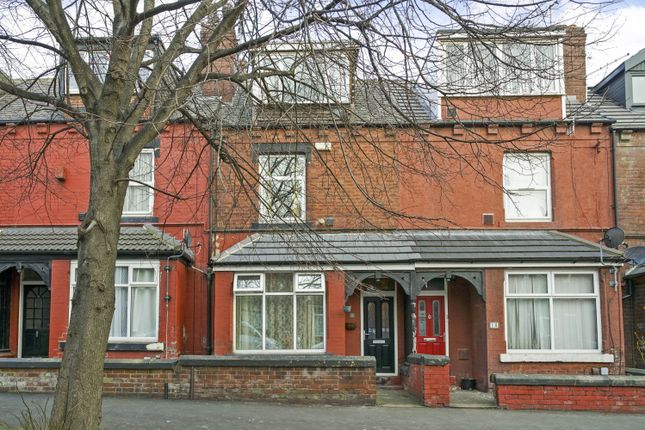 Thumbnail Terraced house for sale in Victoria Avenue, Leeds
