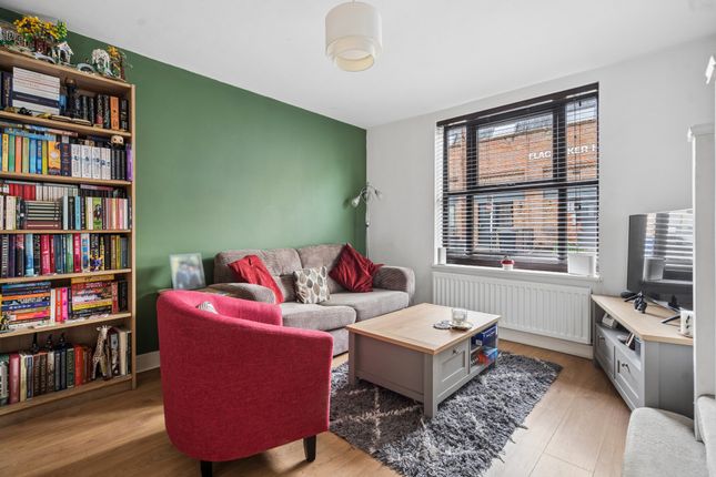 9D Higham Road, Chesham photo 4