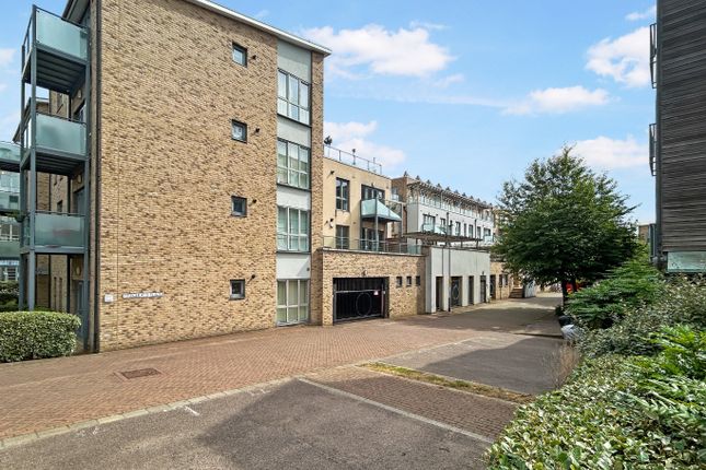 Thumbnail Flat for sale in Scholars Walk, Cambridge