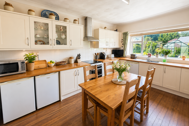 14, Greenfield Road, Ammanford photo 2