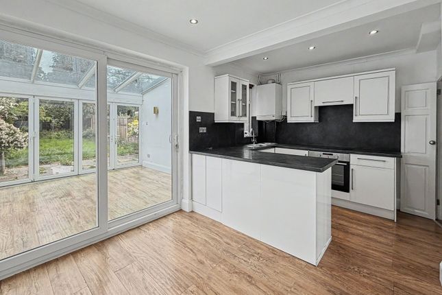 3, Beaumont Avenue, Hinckley photo 4