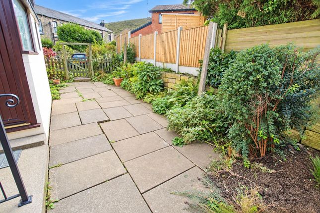 34 Halifax Road, Littleborough photo 4