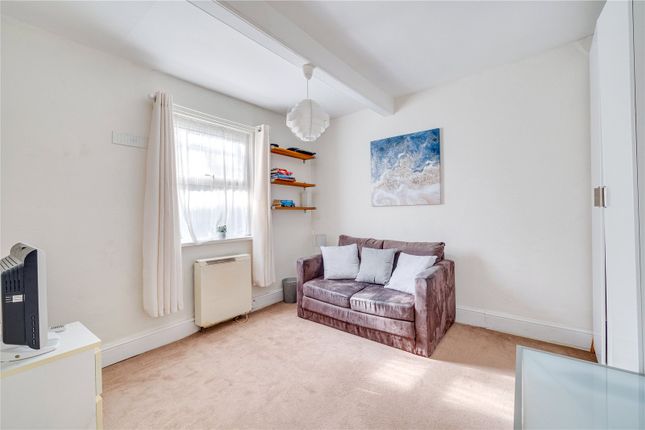 Maisonette for sale in North End Road, Barons Court