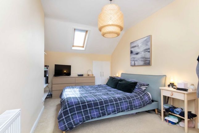 12A, Strathearn Road, London photo 5