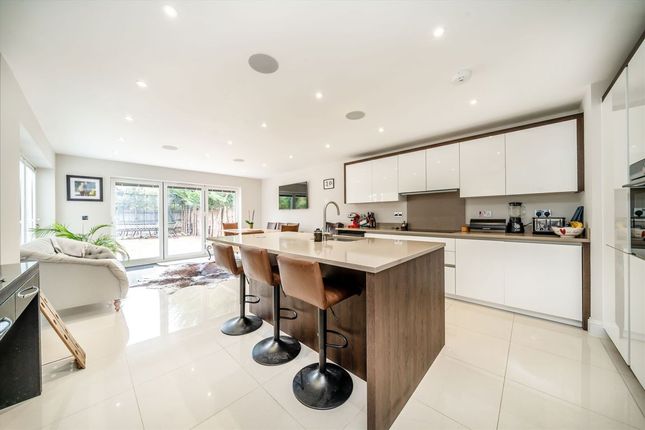 Jupiter, 48, Hanger Hill, Weybridge photo 4