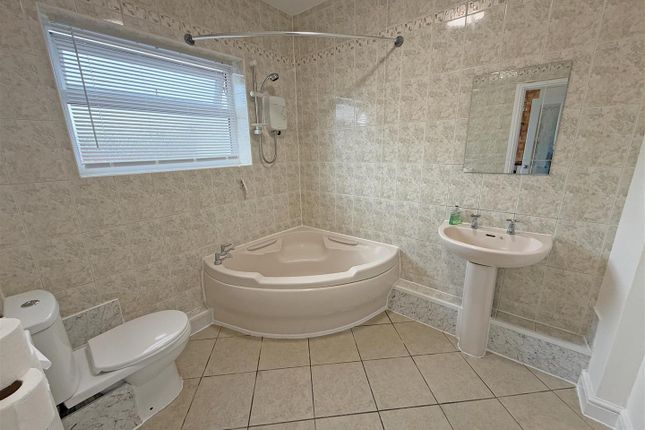 25, Burt Avenue, North Shields photo 5