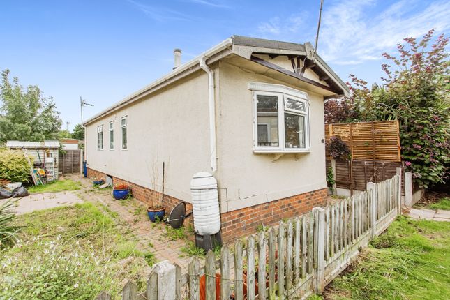 Thumbnail Mobile/park home for sale in Second Avenue, Benfleet