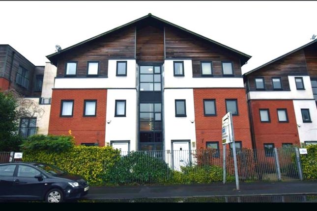 Thumbnail Flat to rent in Cavendish Road, West Didsbury, Didsbury, Manchester
