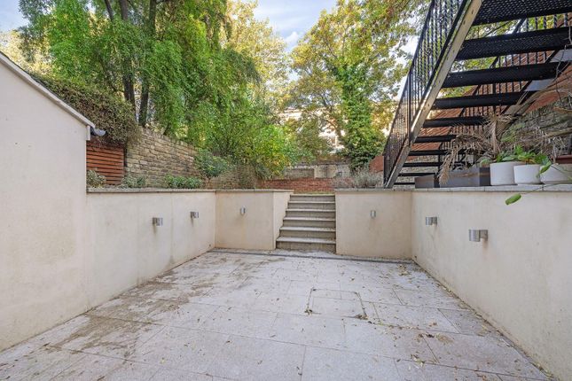 Villa Road, London photo 2