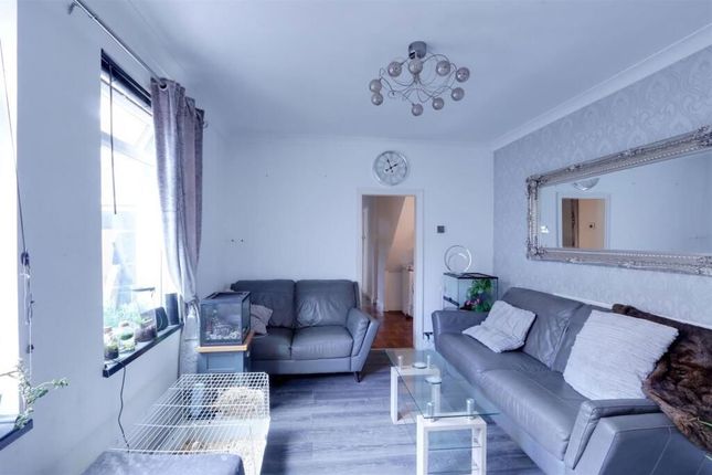 2-bed flat on 2, Elmer Avenue, Southend-on-Sea, £125,000