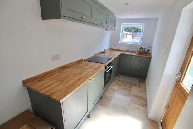 Terraced house to rent in Grove Road, Atherstone
