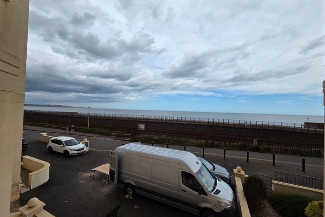 6 Great Cliff Marine Parade, Dawlish photo 4