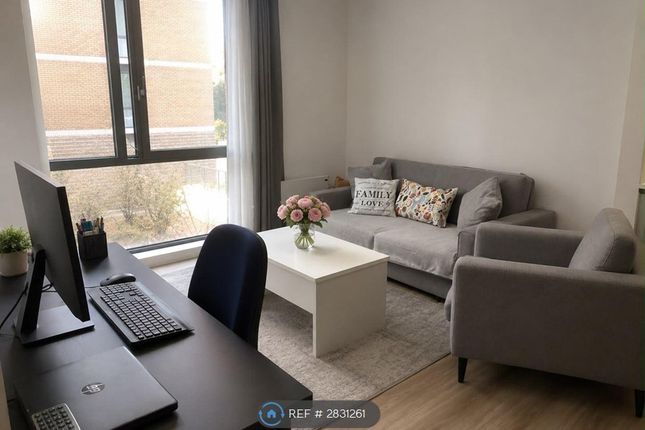 Flat, Calibra Court Kimpton Road, Luton photo 2