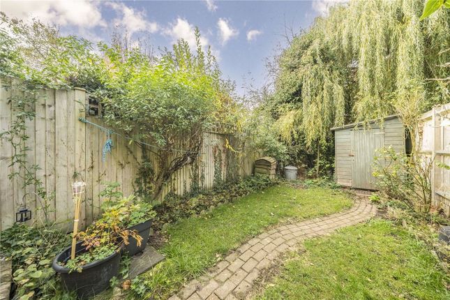 10, Beverley Court, London photo 2