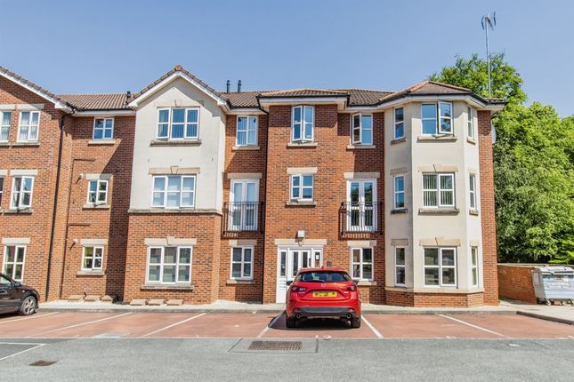 Flat for sale in Ladybower Close, Upton, Wirral