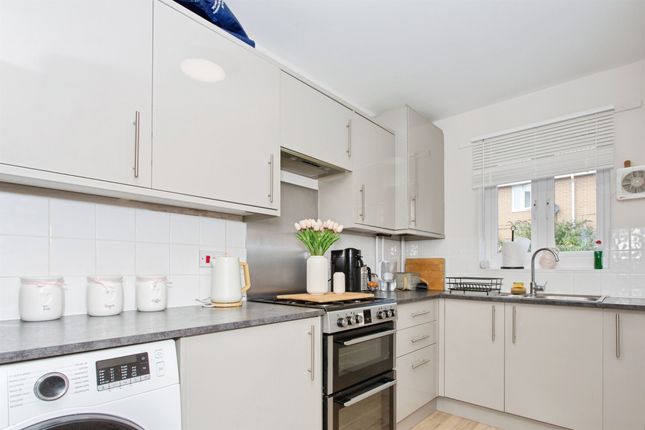 4, Sassoon Close, Newmarket photo 4