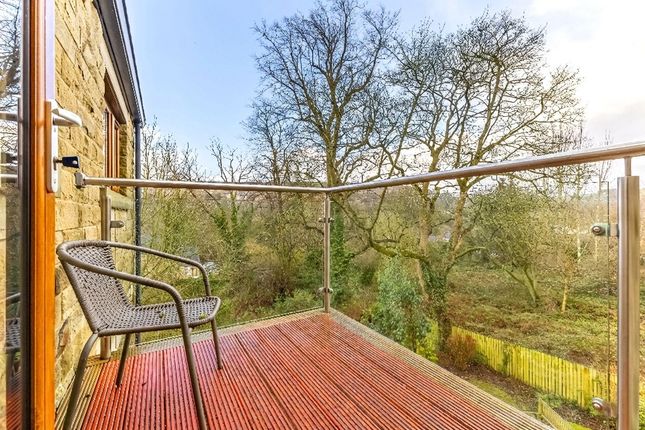 27, Holme Valley Court, Holmfirth photo 4
