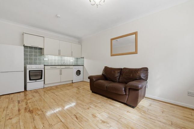 Flat 2, 2, Hall Street, Clydebank photo 3