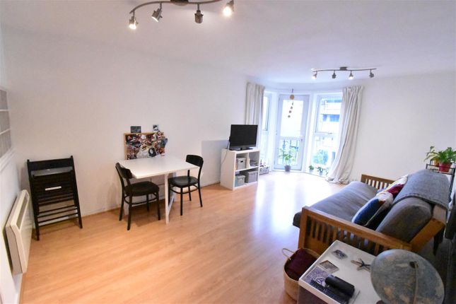 14, Valley Place, 68, Glenbuck Road, Surbiton photo 2