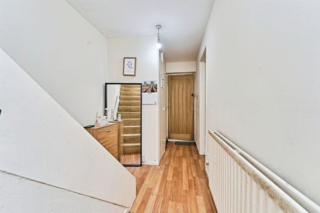 37, Star Close, WALSALL photo 2