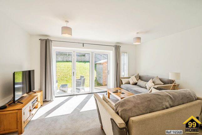 28, Celandine, Newhaven photo 2
