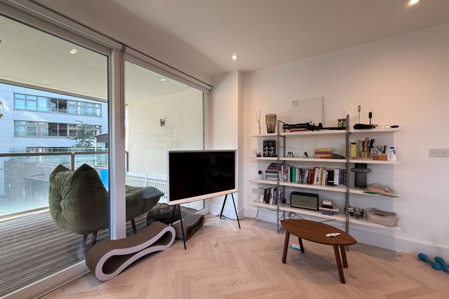 Pearl House, Market Road, London photo 3