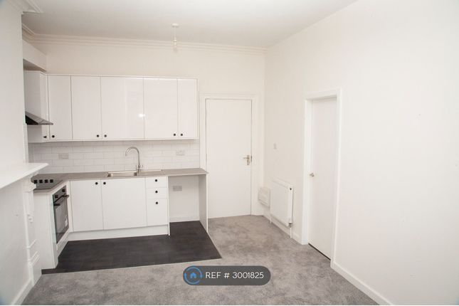 Flat, Brocco Bank, Sheffield photo 3