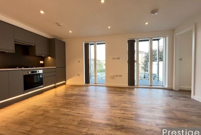 4, 77, Brent Street, London photo 2