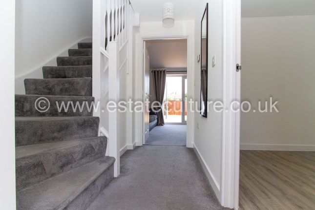 15 John Barrett Way, Coventry photo 4